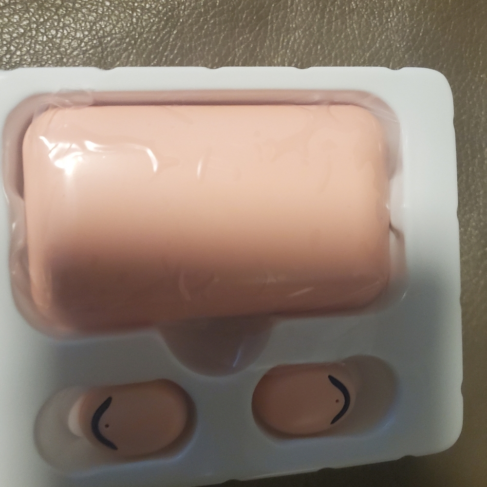 Earbuds - Picture 2 of 4